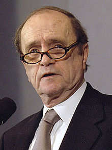 How tall is Bob Newhart?